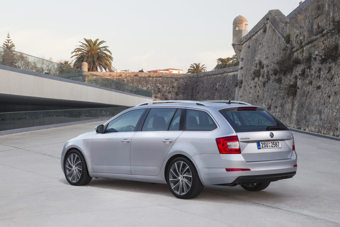 ŠKODA OCTAVIA 4×4 L&K: DER ALLRAD-KÖNIG IN NEUEN KLEIDERN