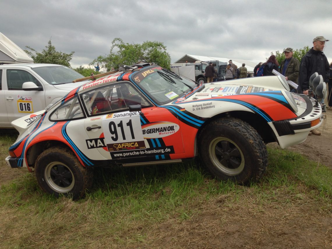 Porsche 911 Martini Racing Dakar