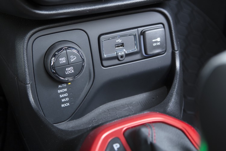 Jeep Renegade 2015 Trailhawk Interior