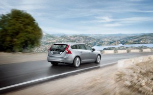 Volvo V60 4x4 Heckansicht Küste