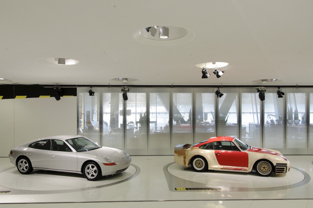 Porsche Museum 989 Studie (li.) und Porsche 959 Prototyp