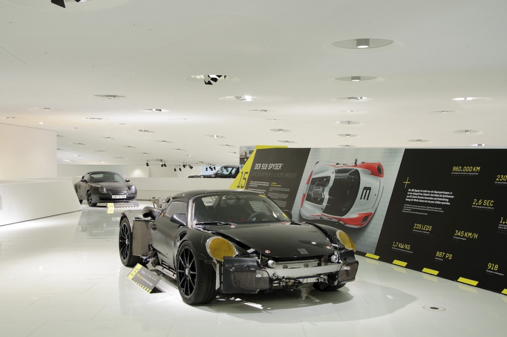 Porsche Museum 918 Spyder Prototyp Rolling Chassis