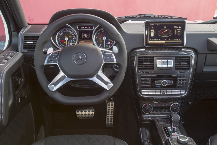 Mercedes-Benz G500 4x4² Cockpit