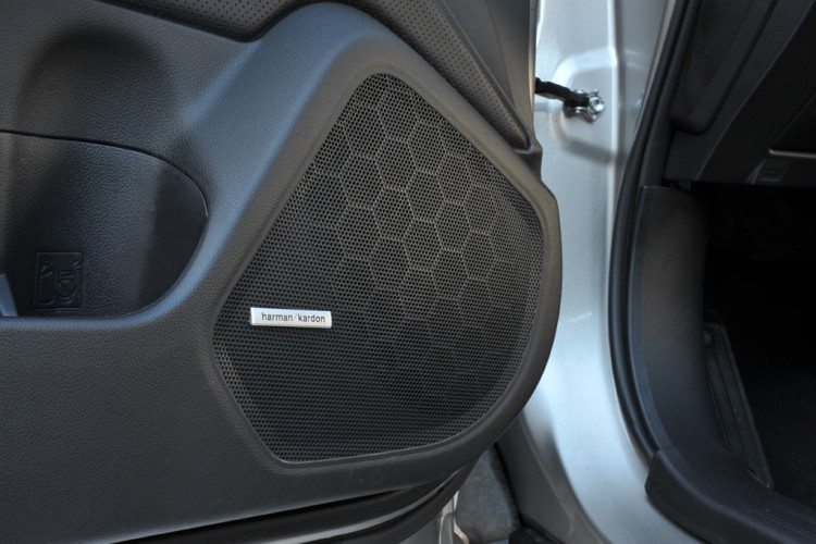 Subaru Outback 2015 Speakers Harman/Kardon left