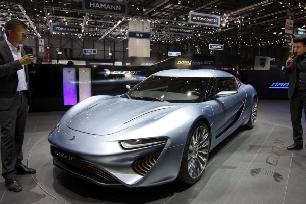 Quant-e-Sportlimousine von Nanoflowcell in Genf 2014