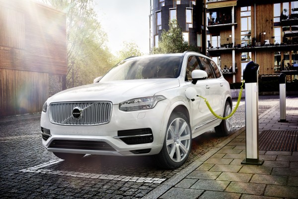 Die Elektrifizierung des Antriebsstrangs soll zum Standard werden, hier der Volvo XC90 als Plug-in-Hybrid