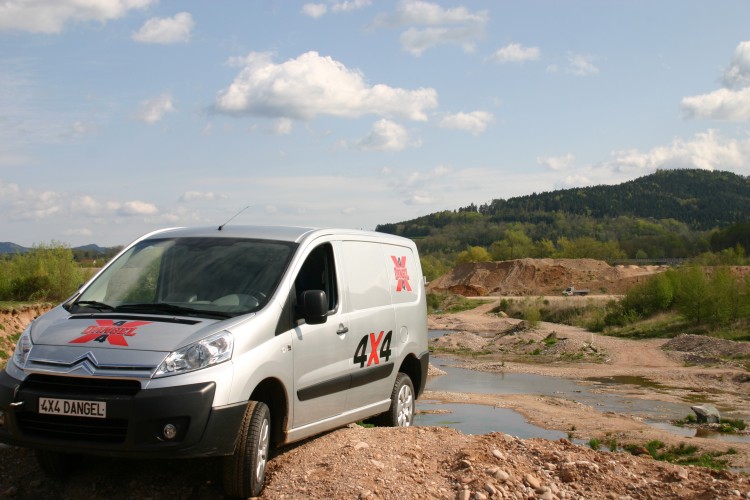 Citroën Jumpy Kastenwagen 4x4 Dangel 