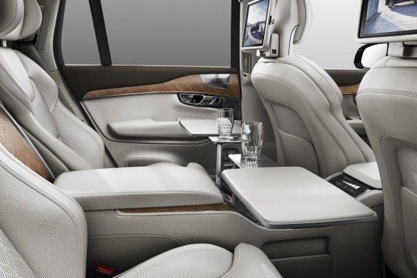 Volvo XC90 Excellence - Luxus-Bar und Kühlfach