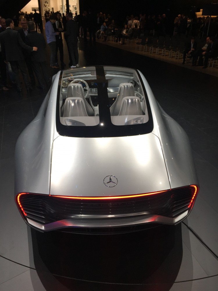 Mercedes präsentiert das Concept Car IAA: Intelligent Aerodynamic Automobile