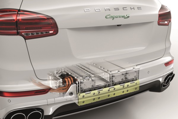 Porsche Cayenne S Hybrid Die Akkus befinden sich im Heck