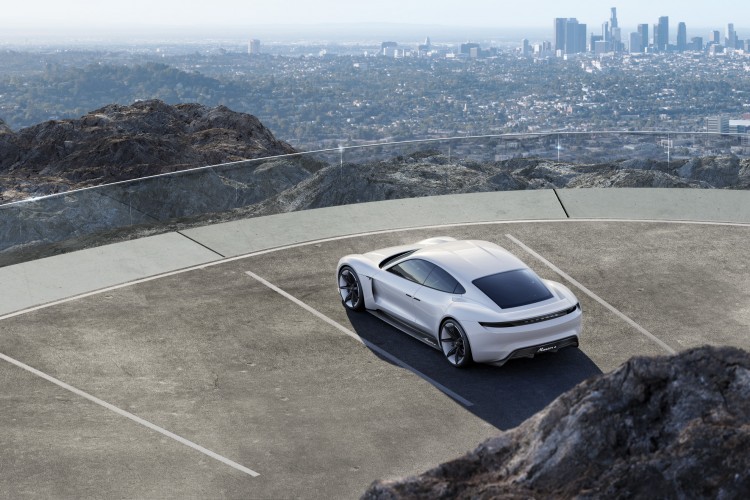 Porsche_Mission_E_10