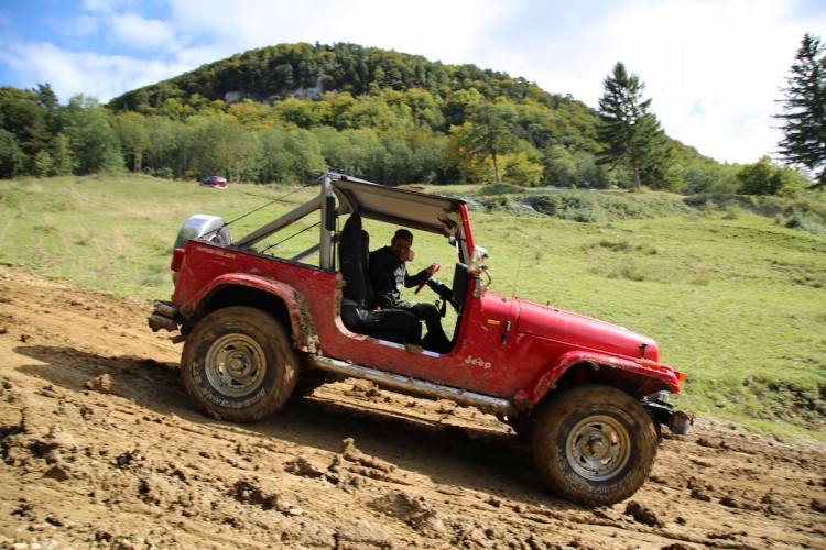 Das Overlander Weekend fand vom 18.-20. September 2015 bereits zum 5. Mal statt. Das Overlander Weekend ist die perfekte Gelegenheit, letzte technische Errungenschaften am 4×4 zu testen oder seine Reisepläne mit anderen zu teilen und weiter auszufeilen.