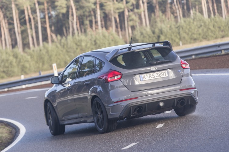 4x4Schweiz Testfahrt im neuen Ford Focus RS auf dem Lommel Proving Ground Belgien