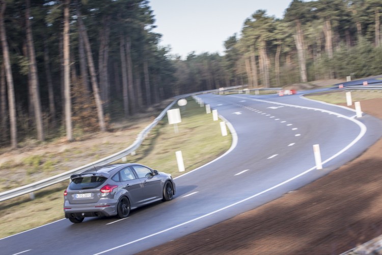 4x4Schweiz Testfahrt im neuen Ford Focus RS auf dem Lommel Proving Ground Belgien