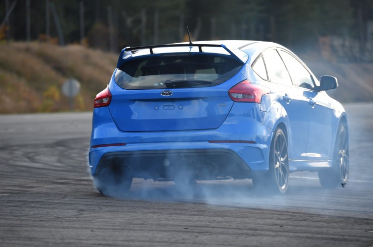 Ford Focus RS erste Mitfahrt Driftmodus