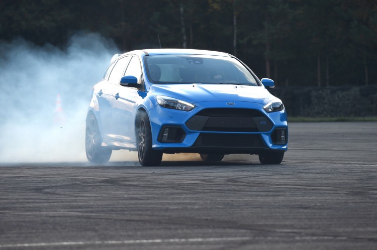 Ford Focus RS erste Mitfahrt Driftmodus