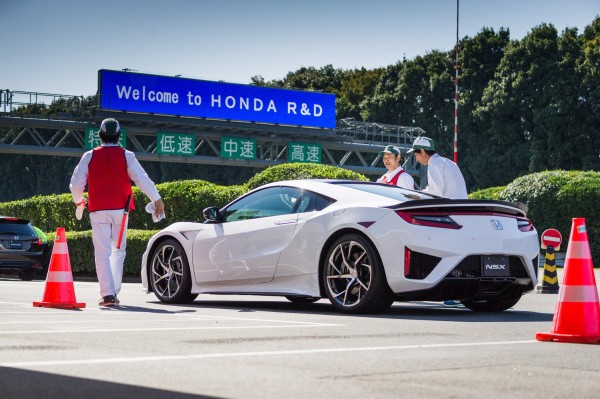 4x4Schweiz-Fahrbericht: Erste Fahrt im Honda NSX 2016, startklar auf der Honda Rennstrecke