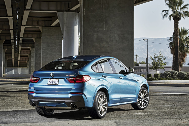 BMW X4 M40i von hinten