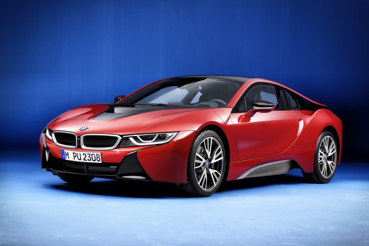 BMW i8 Protonic Red Edition seitliche Ansicht