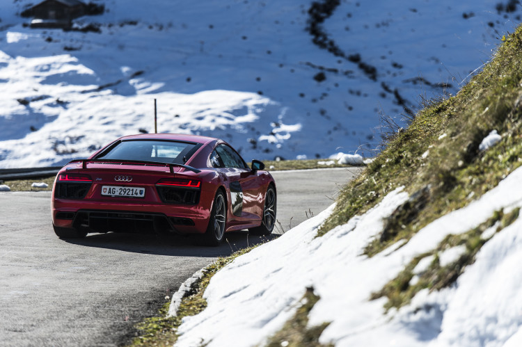 4x4Schweiz-Fahrbericht: Mit dem AUDI R8 V10 PLUS, dem Hochleistungs-Sportwagen in Andermatt, Oberalp, Gotthardpass.