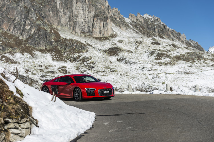 4x4Schweiz-Fahrbericht: Mit dem AUDI R8 V10 PLUS, dem Hochleistungs-Sportwagen in Andermatt, Oberalp, Gotthardpass.