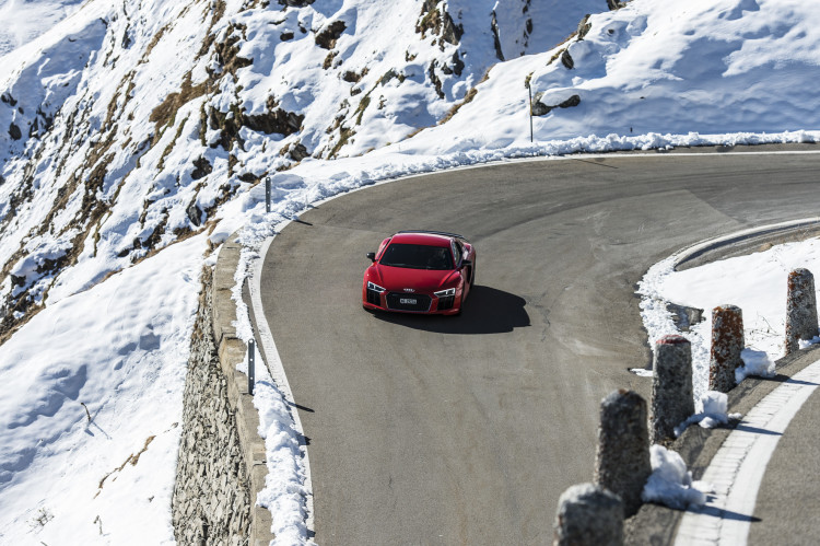 4x4Schweiz-Fahrbericht: Mit dem AUDI R8 V10 PLUS, dem Hochleistungs-Sportwagen in Andermatt, Oberalp, Gotthardpass.