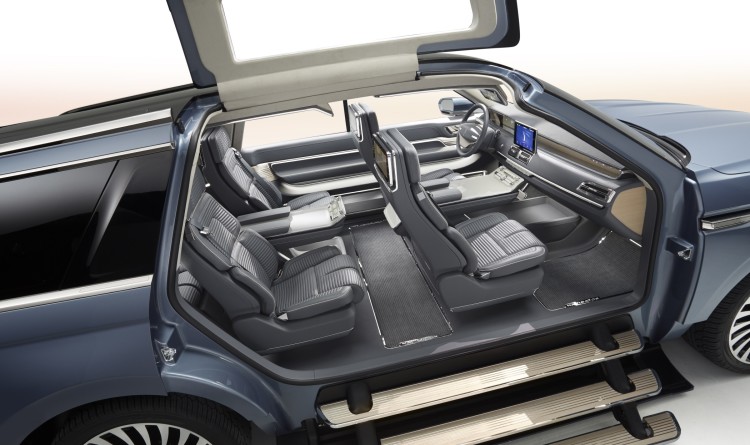 4x4Schweiz-News: Lincoln Navigator Concept, mit Flügeltüren und eigene Treppe