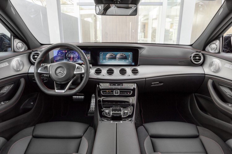 4x4Schweiz-News: Mercedes legt eine Sportversion der E-Klasse auf: Mercedes-AMG E 43 4Matic, ein Blick ins Cockpit