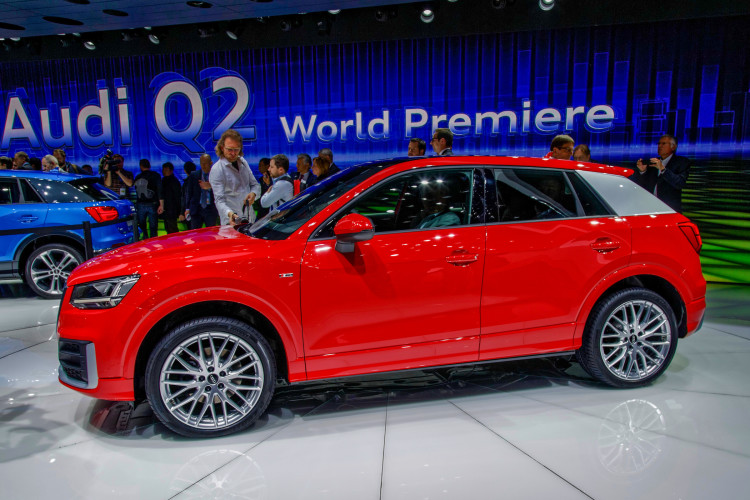 4x4Schweiz-News: Autosalon Genf 2016, Audi Q2 Weltpremiere rot