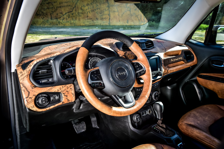 4x4Schweiz-Events: Mit Jeep und Uncharted 4 auf Schatzsuche. Jeep Renegade, Garage Italia Customs, Cockpit