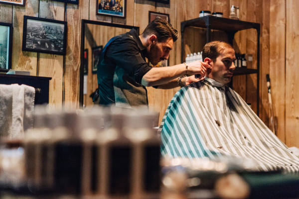 Handwerk zum Zweiten: die Barbershops boomen wieder. Gut so. So ein edler Männerkopf will ja schliesslich auch gepflegt werden.