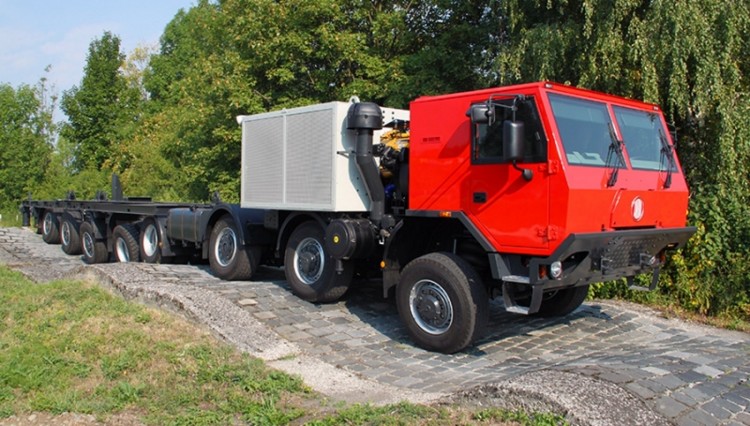 Tatra baut einen Spezial-Lkw mit 16-Rad-Antrieb