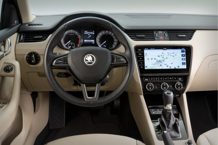 4x4Schweiz: Skoda Octavia Kombi 2017 Cockpit