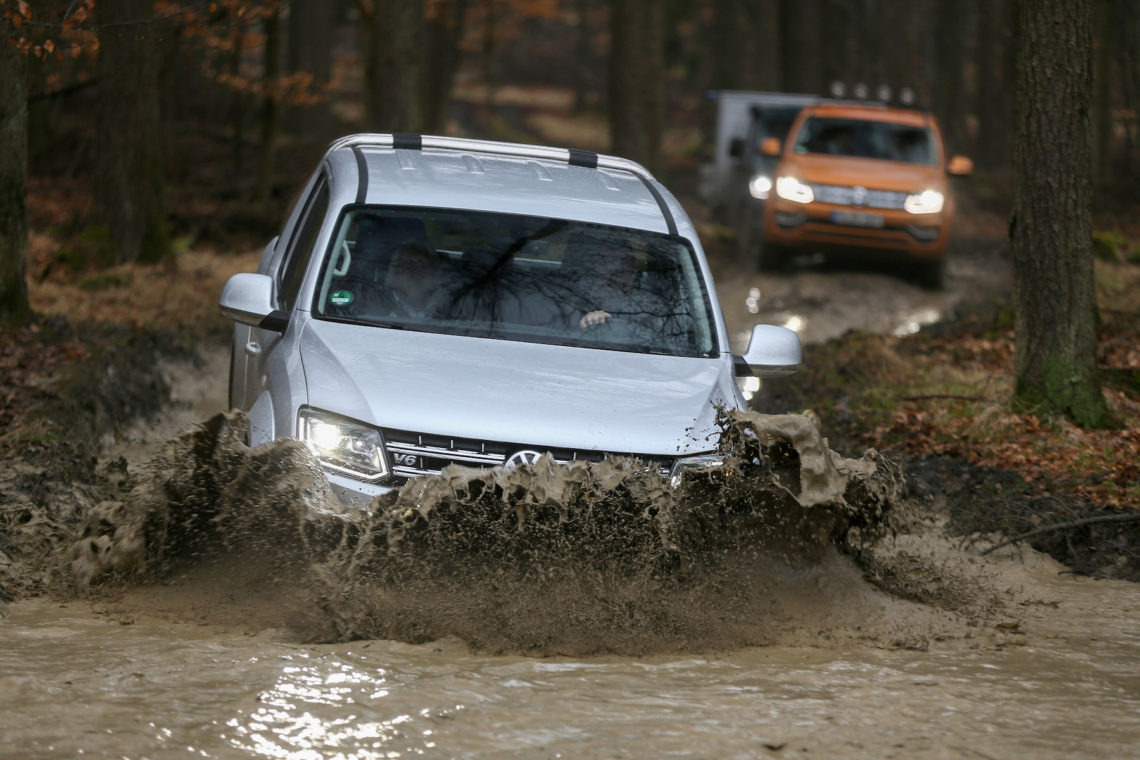 4x4Schweiz-Test: VW Amarok 4Motion V6 Offroad Wasserdurchfahrt