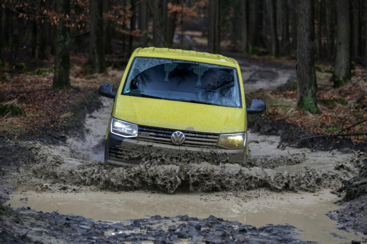 4x4Schweiz-Test: VW T6 Rockton 4Motion Offroad Wasserdurchfahrt