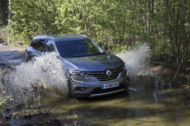 #NewRenaultKOLEOS Renault Koleos 2017 Wasserdurchfahrt im Wald