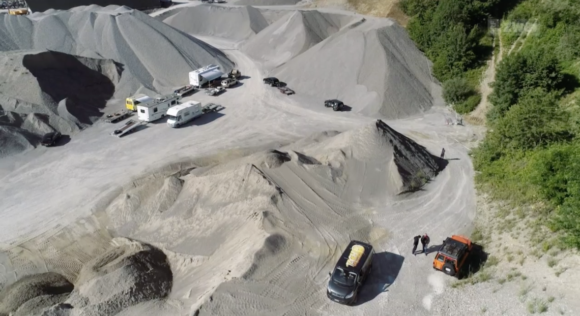 Eine Kiesgrube im Zürcher Weinland ist das Übungsgelände der Offroad-Prüfung