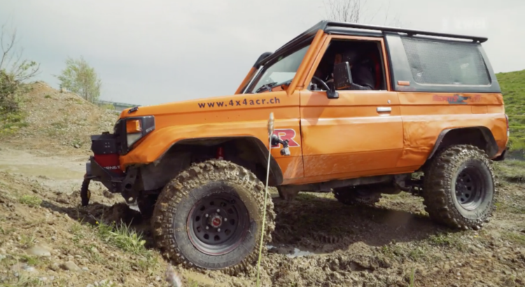 Eine Kiesgrube im Zürcher Weinland ist das Übungsgelände der Offroad-Prüfung