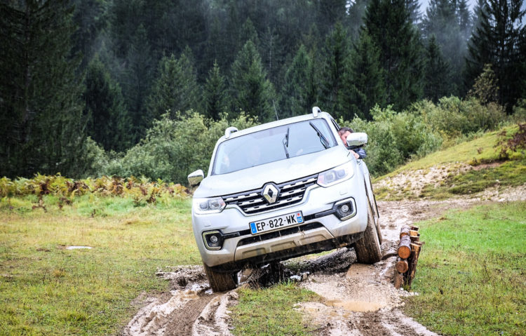 Renault Alaskan auf der Offroad-Teststrecke