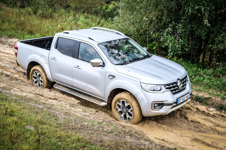 Renault Alaskan auf der Offroad-Teststrecke