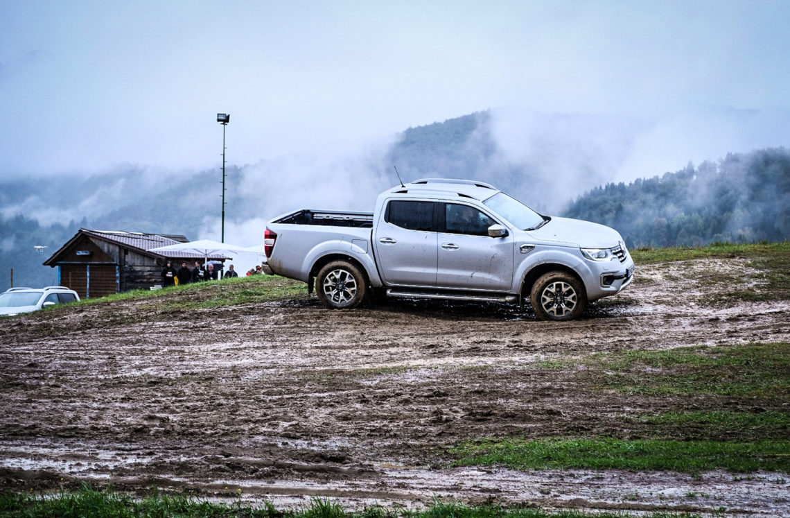 Renault Alaskan auf der Offroad-Teststrecke