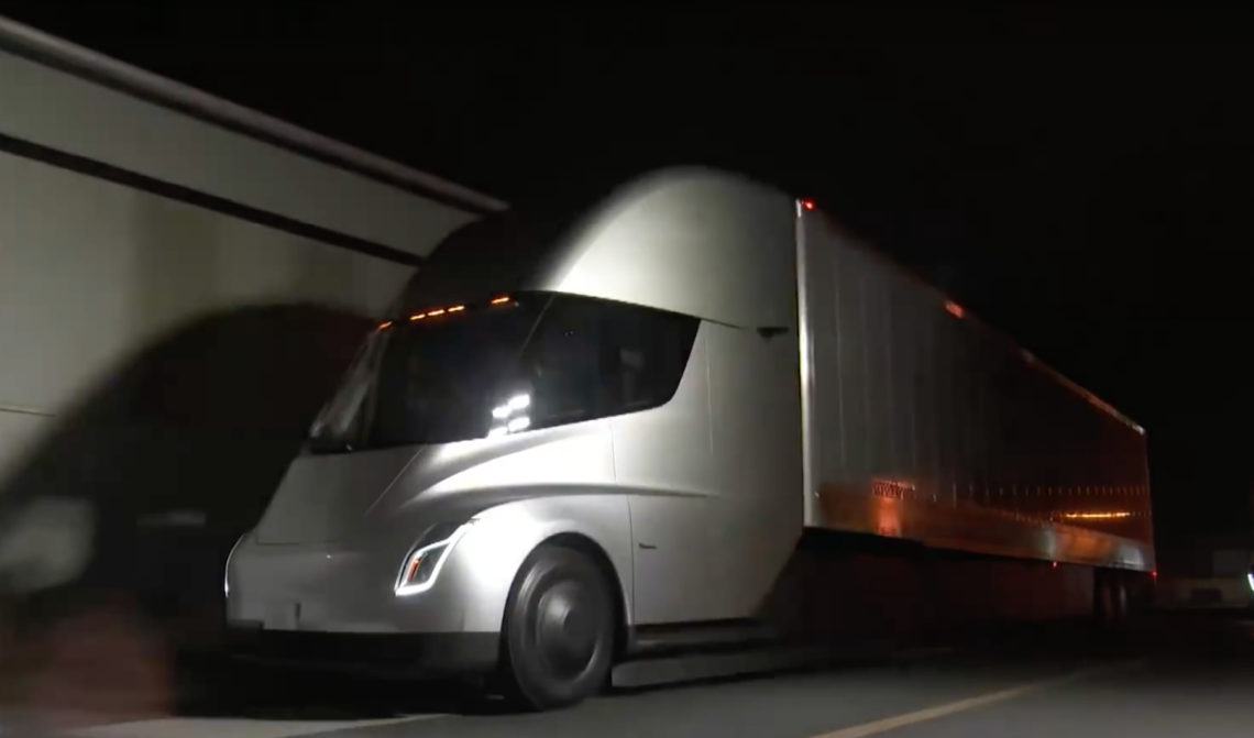 Tesla Semi in Fahrt