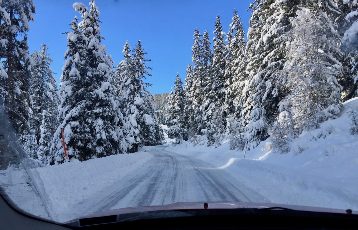 4x4Schweiz-Ratgeber: Diese Dinge solltest du für den Winter im Auto haben.