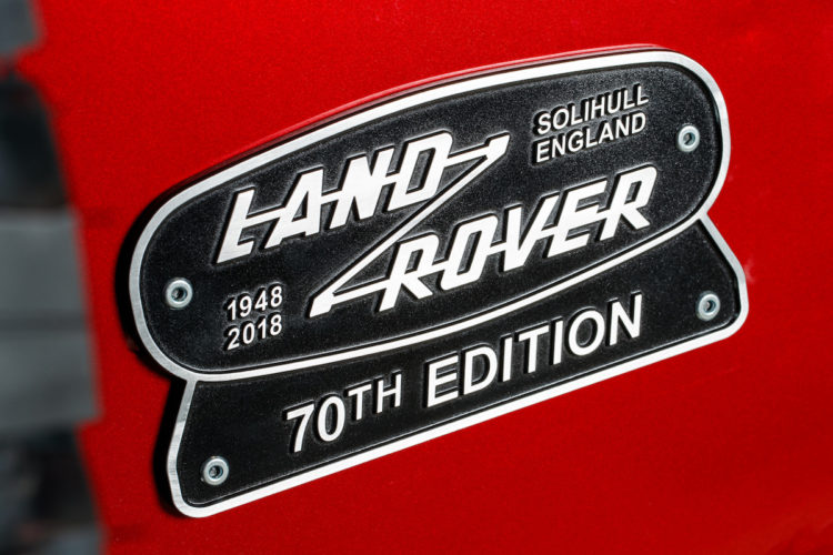 4x4Schweiz-Classic: Landrover belebt den Defender wieder und bringt den Land Rover Defender Works V8 70th Edition