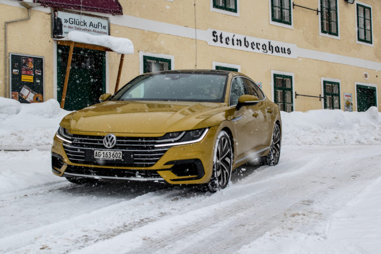 VW Arteon 4Motion vor Hotel