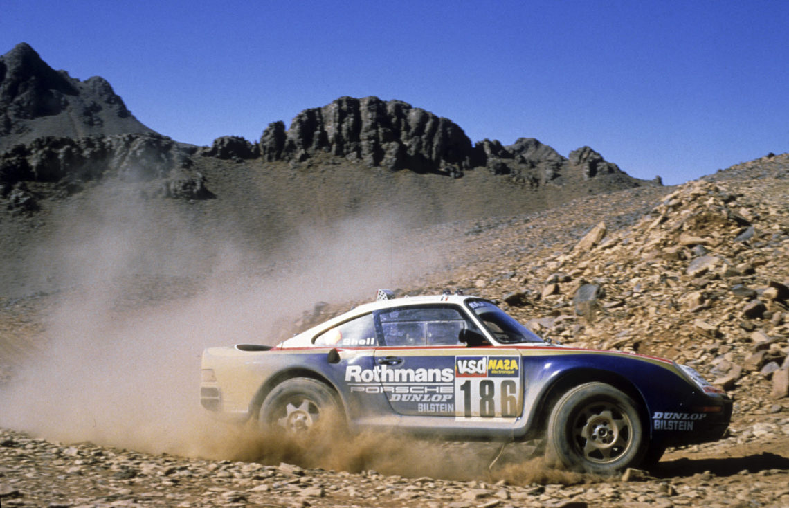 1986: Porsche 959 Paris-Dakar mit elektronisch gesteuertem, variablen Alltradantrieb