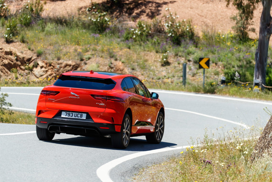 Jaguar I-PACE auf der Strasse