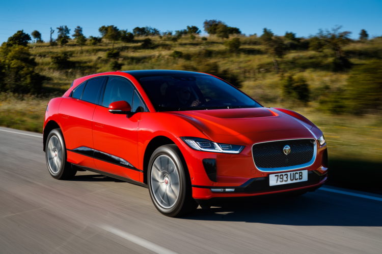 Jaguar I-PACE auf der Strasse