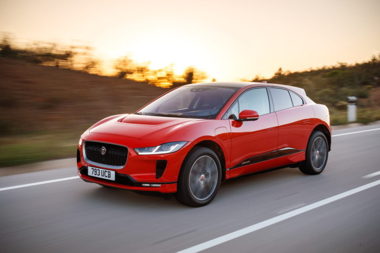 Jaguar I-PACE auf der Strasse