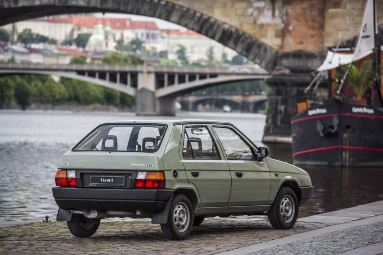 skoda-favorit-entering-an-era-of-success-30-years-ago-4